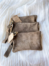 Cargar imagen en el visor de la galería, Clutch Bundi
