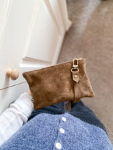 Cargar imagen en el visor de la galería, Clutch Bundi
